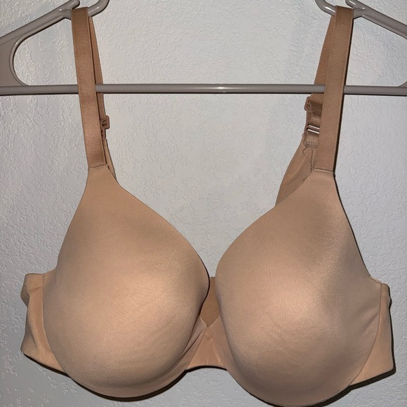 SKIMS Smoothing Full Coverage Bra - Picture 2 of 5